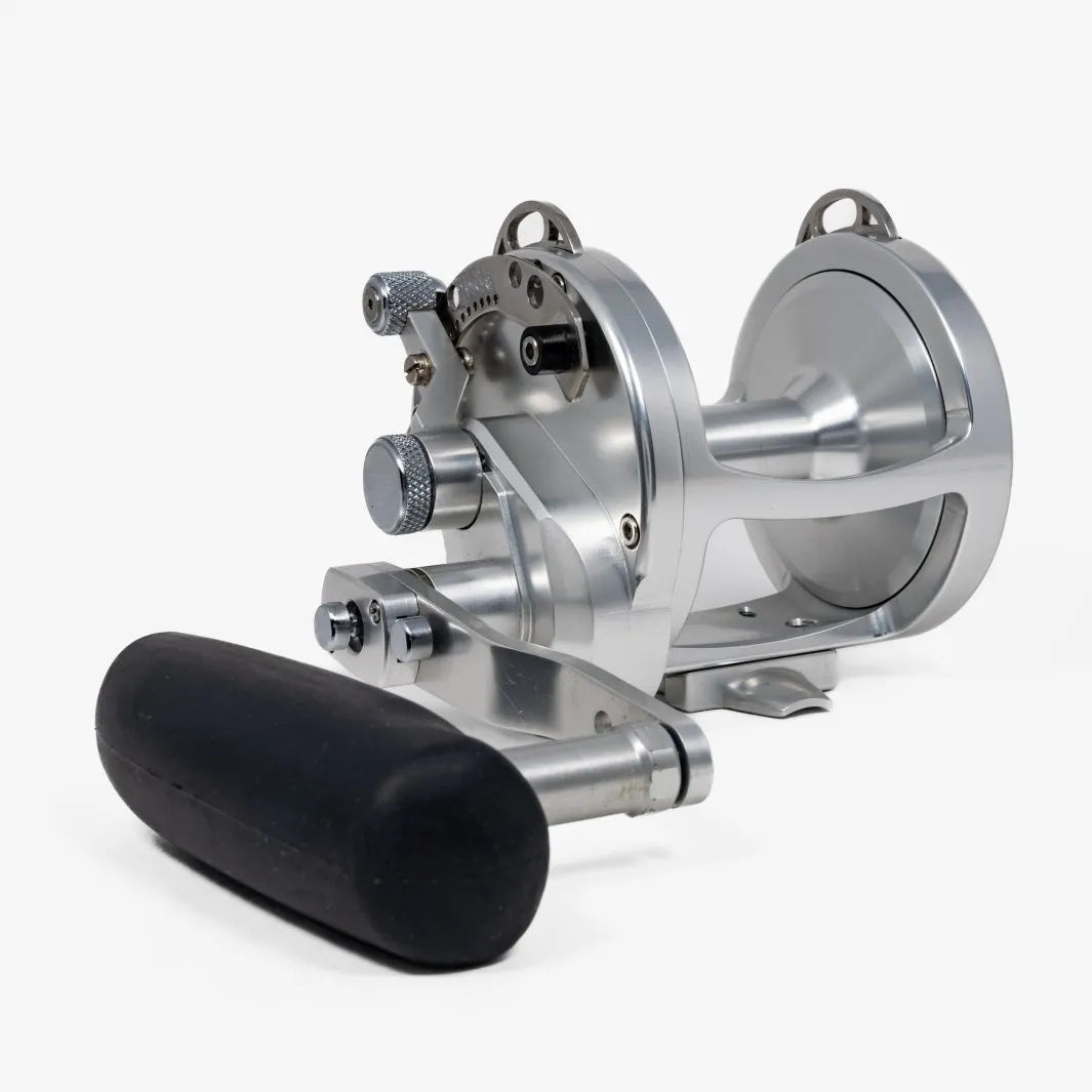 Avet HXW 5/2 RH (Silver, Blue, Purple) - Silver image